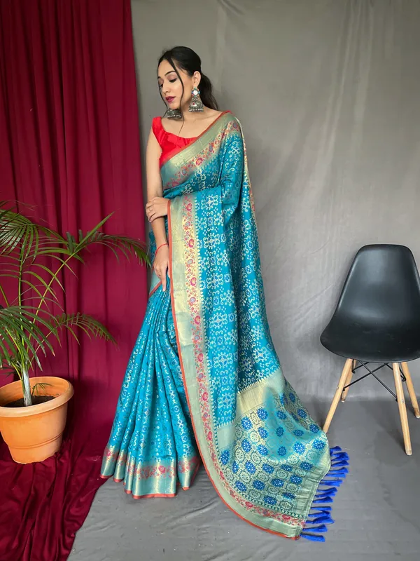 Sky_Blue_Pure_Bandhej_Patola_Silk_Sarees_with_Minakari_Work_With_Blouse_Piece_Attached